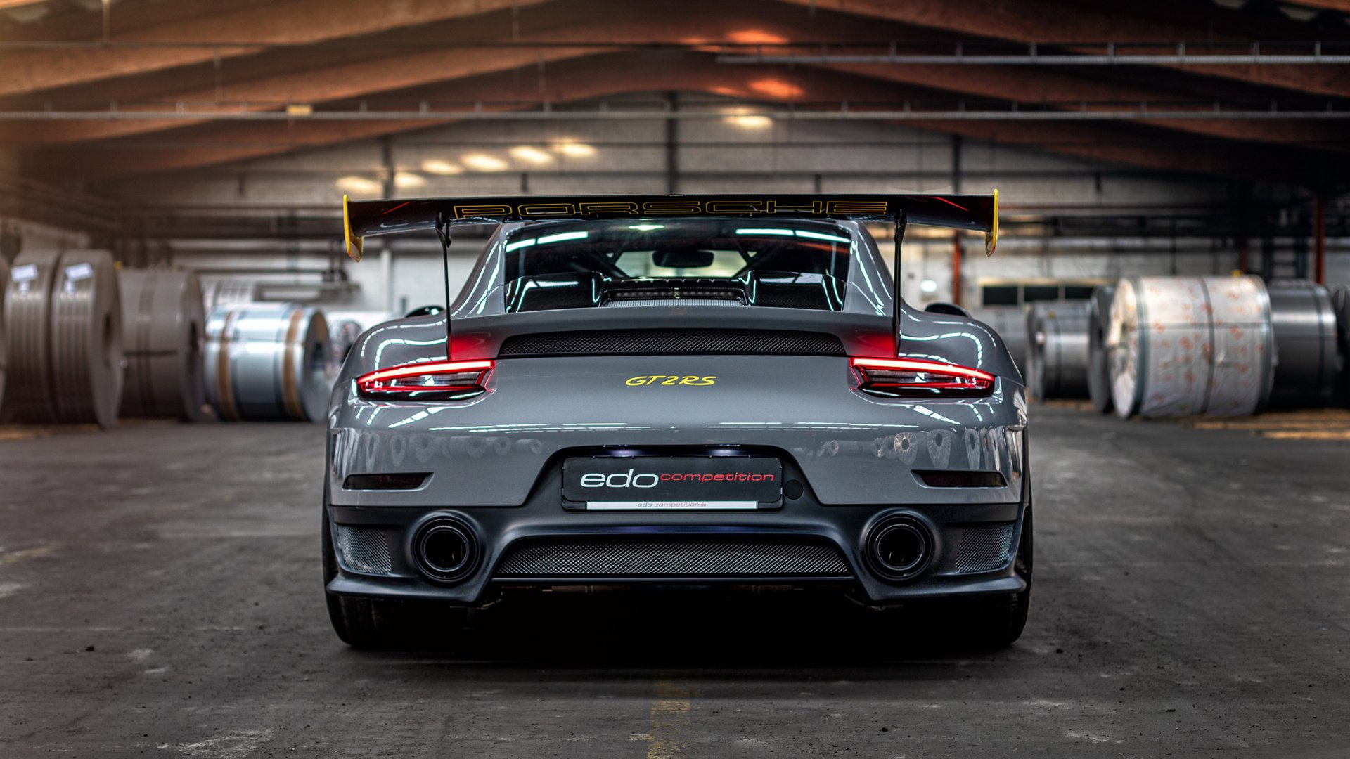 世界杯中国队迎战 球迷激情点燃全场，世界杯赛中国队