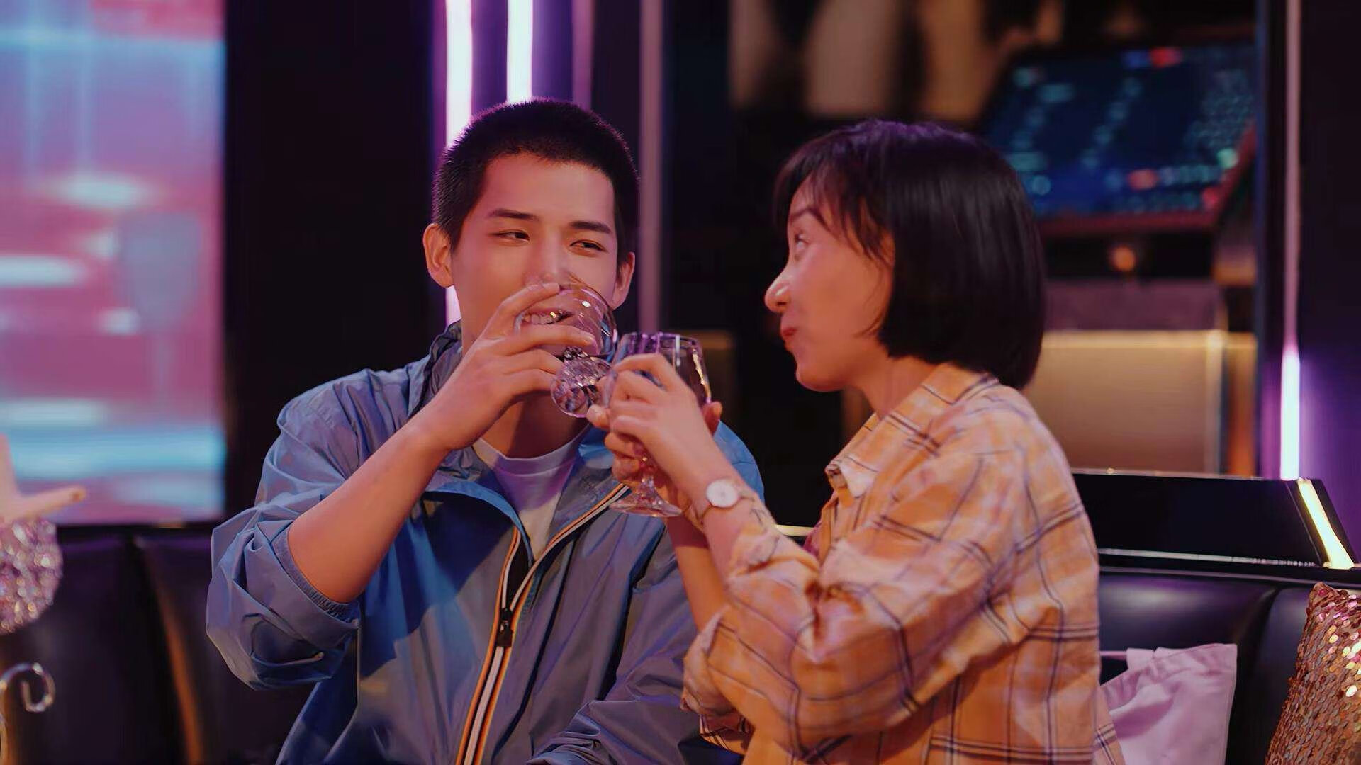 AYX SPORTS-职业联盟宣布新规细化球员转会流程提升透明度和公平性，球员转会工资会降吗