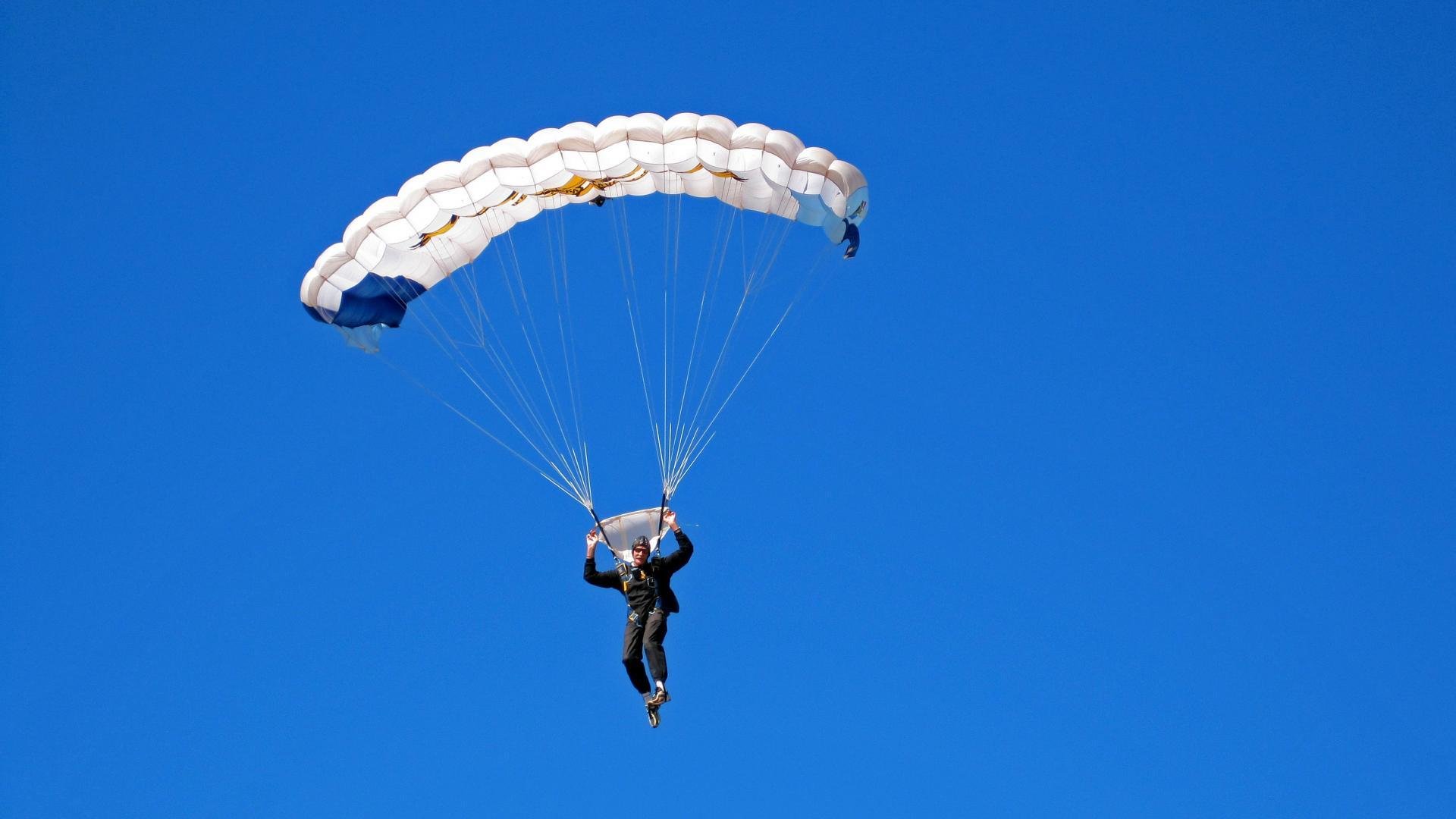 “德甲火药味浓，争冠队伍齐聚一堂”，德甲名场面